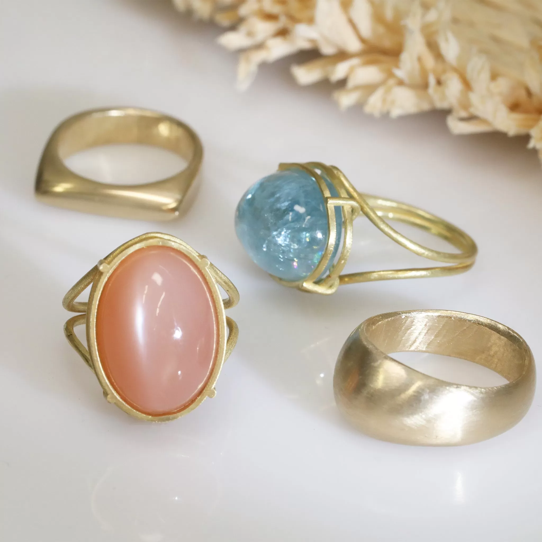 18K Gold and Cabochon Apricot Moonstone Ring in Cage Setting