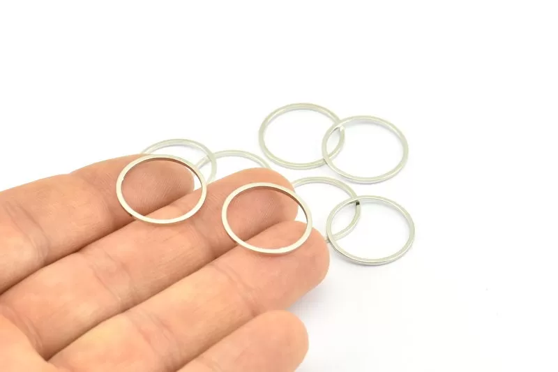 18mm Circle Connectors - 25 Silver Tone Circle Connectors (18x1x1mm) BS 1096 H0573