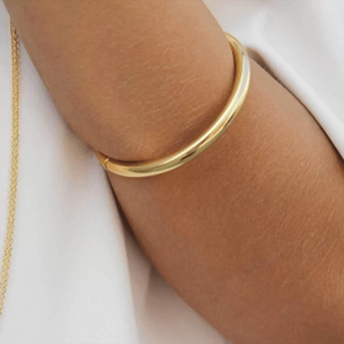 Lustrous Bracelet in 18k Gold-Plating