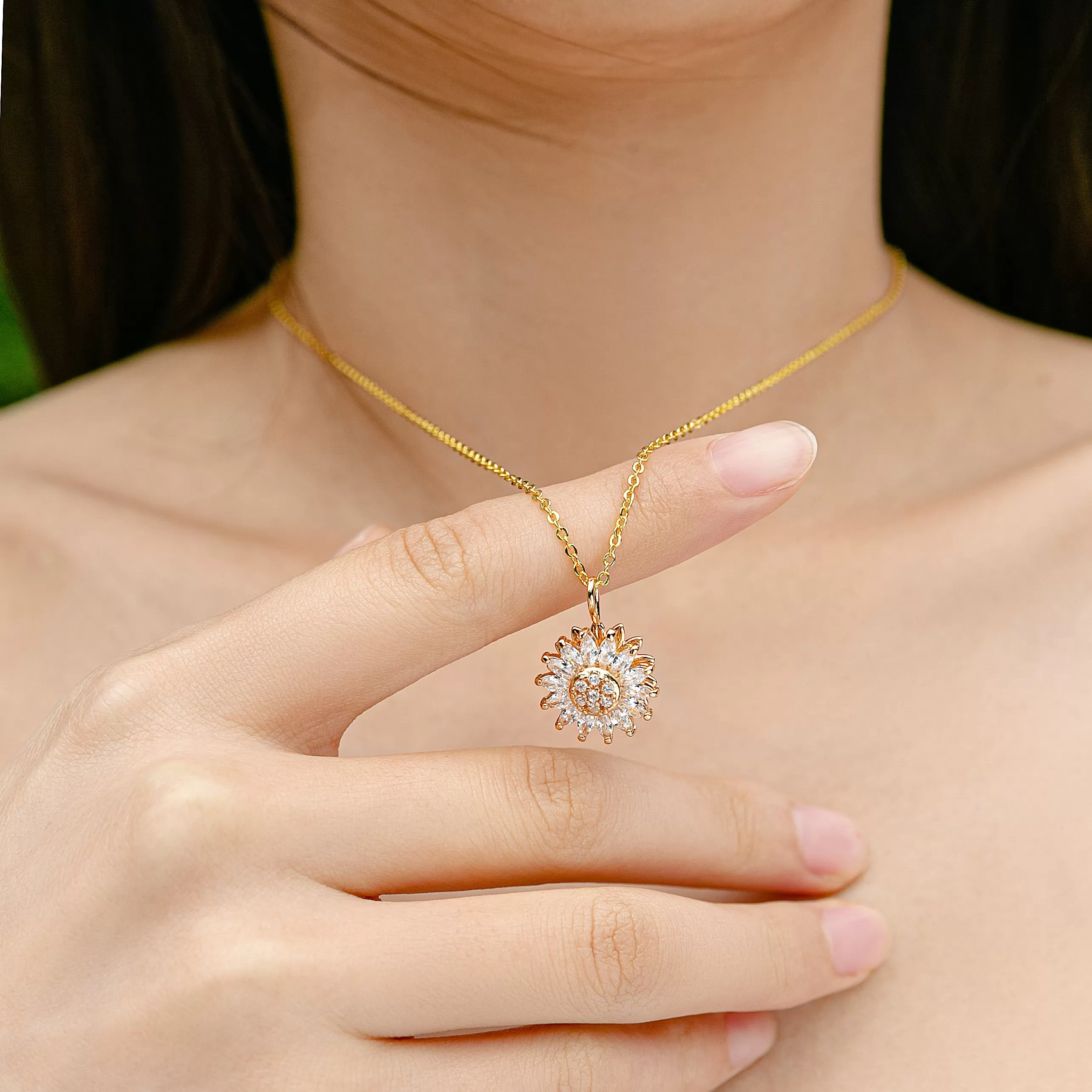 (NEW) Spinning Sunflower Necklace