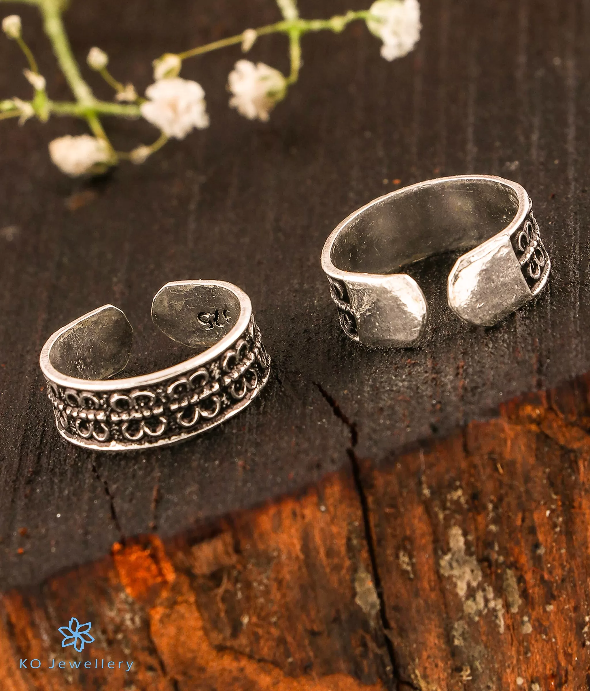 The Etched Silver Toe-Rings